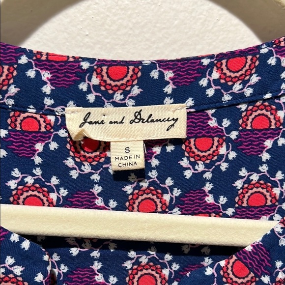 Jane And Delancey by Anthropologie Floral Print Top Size Small - Picture 4 of 5